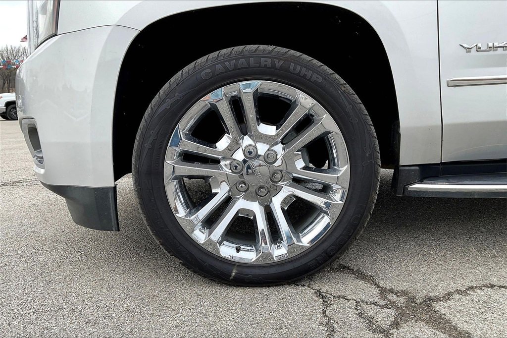 Used 2019 GMC Yukon XL SLT w/ Premium Edition image 8