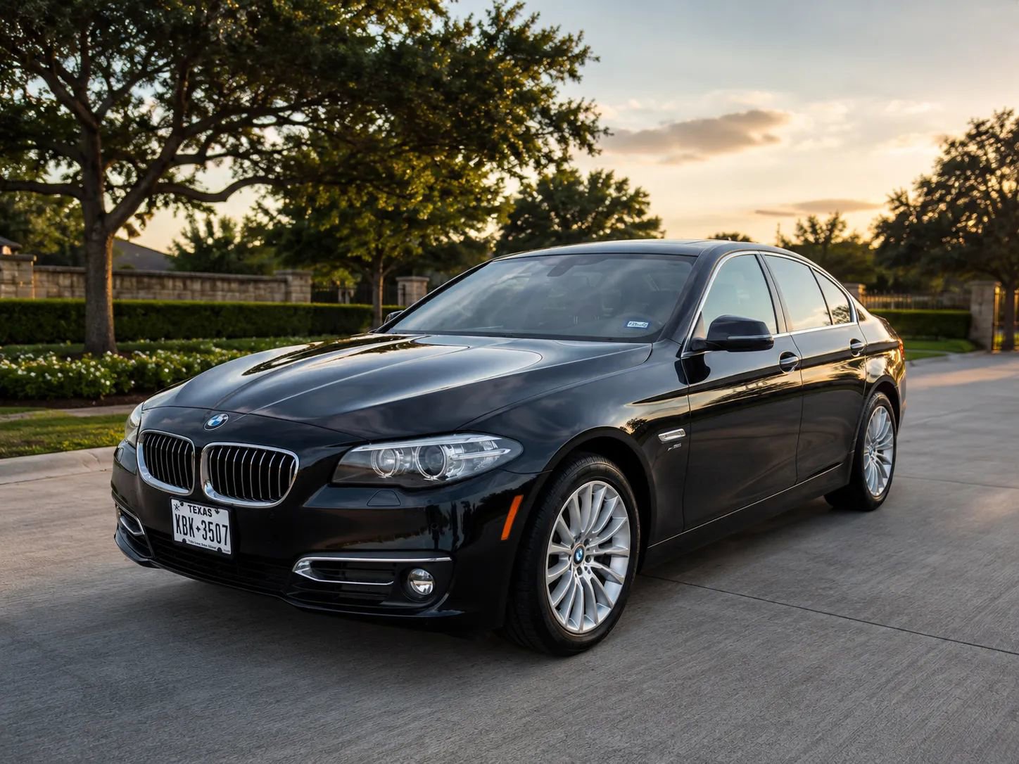 Used 2015 BMW 528i Sedan RWD image 1
