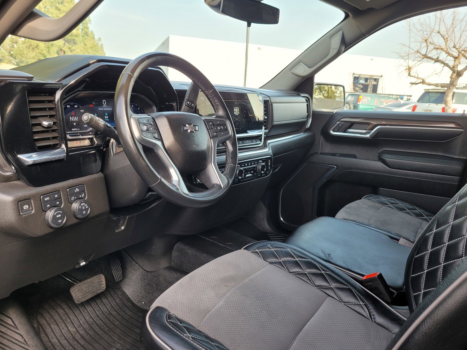 Used 2024 Chevrolet Silverado 1500 RST w/ Z71 Off-Road Package image 9