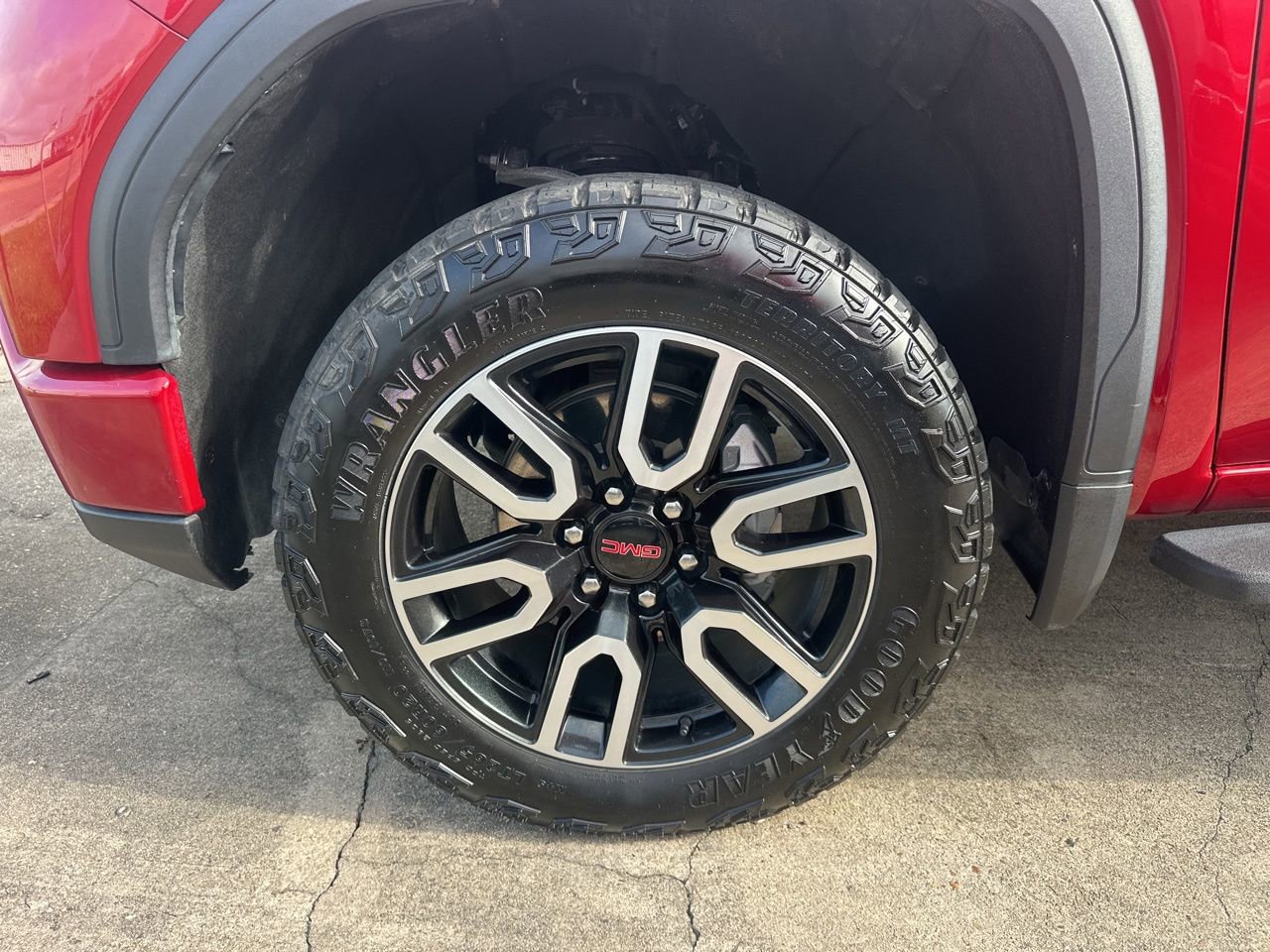 Used 2024 GMC Sierra 1500 AT4 w/ Technology Package AWD/4WD image 7
