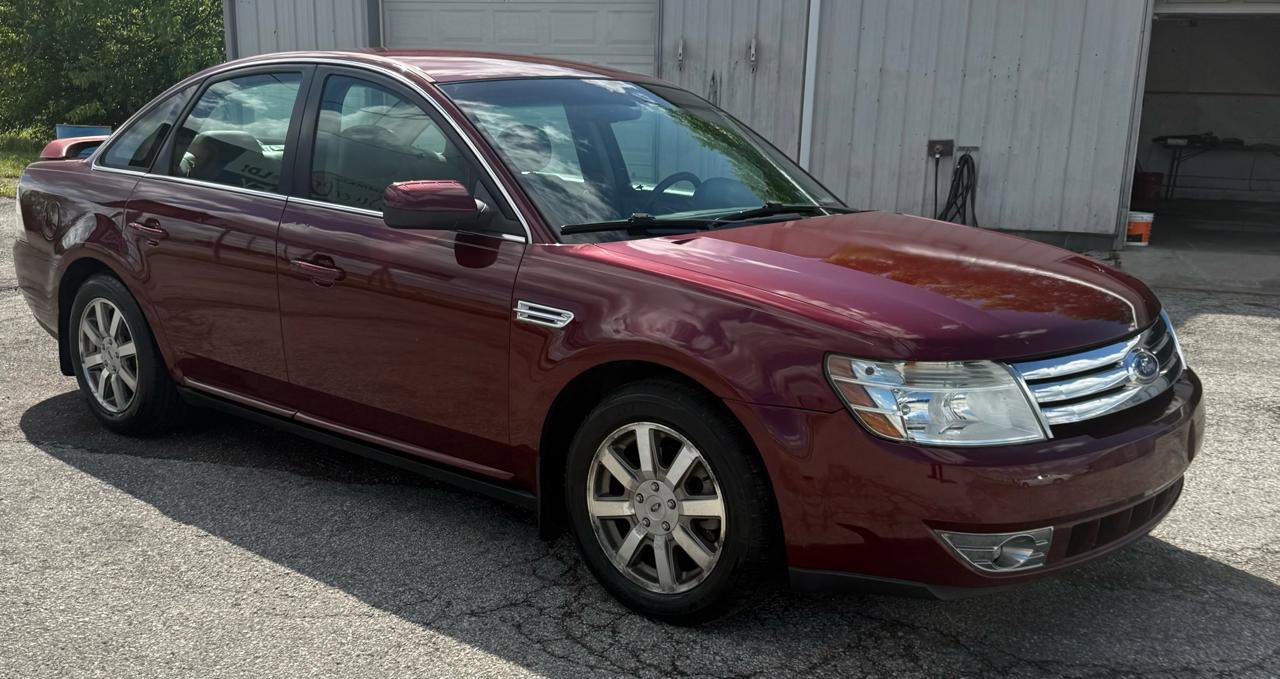 Used 2008 Ford Taurus SEL FWD image 2