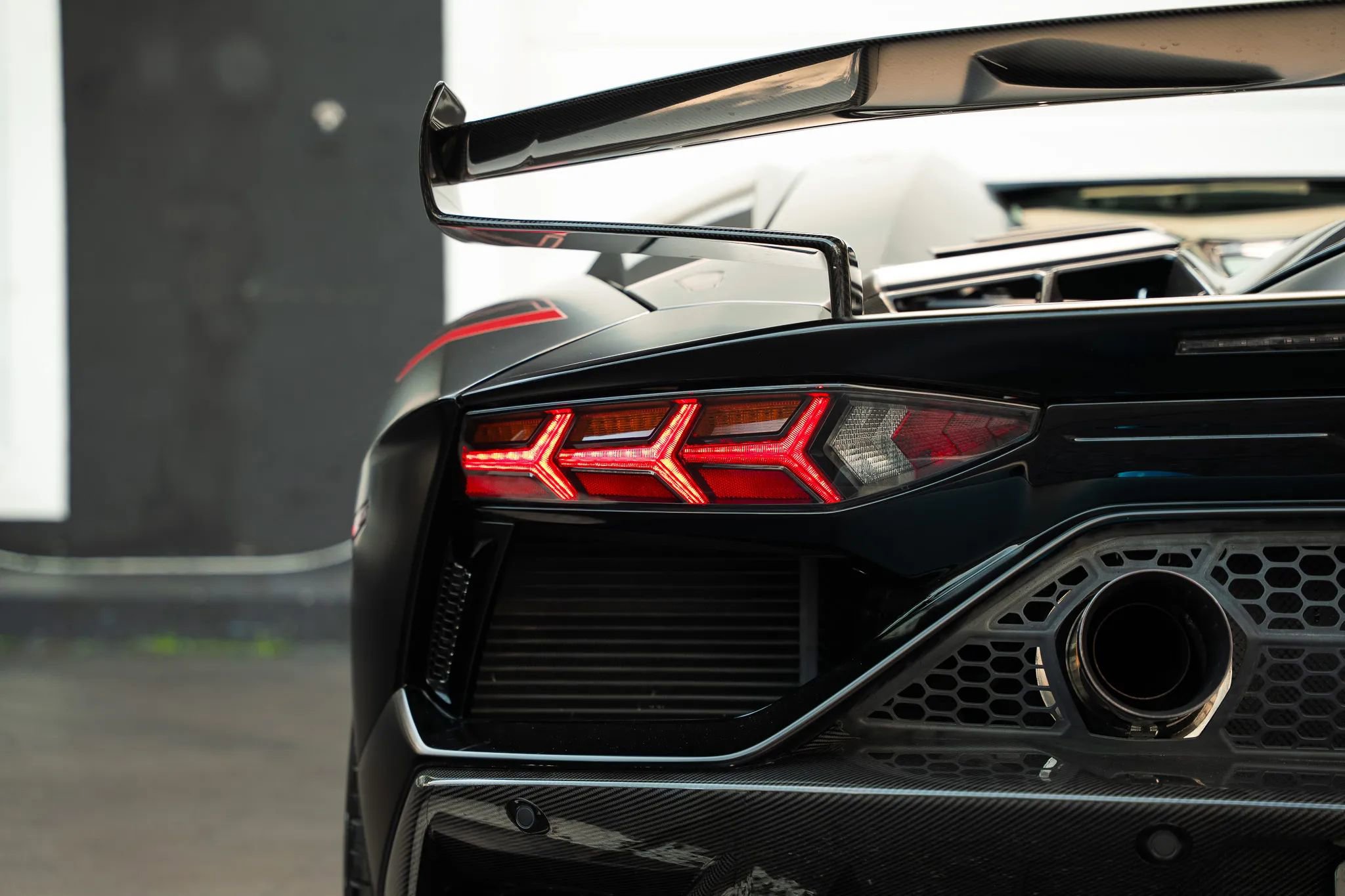 Used 2021 Lamborghini Aventador SVJ AWD/4WD image 35