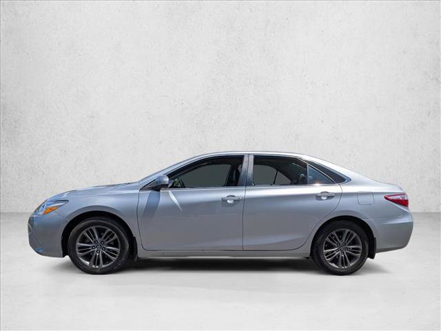 Used 2016 Toyota Camry SE image 2