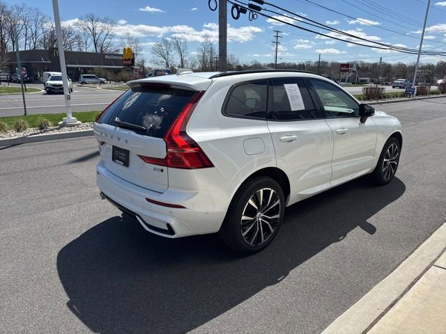 Used 2025 Volvo XC60 B5 Plus image 5