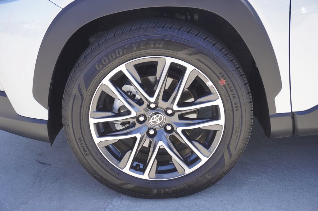 Certified 2026 Toyota Corolla Cross XLE w/ Convenience Package FWD image 23