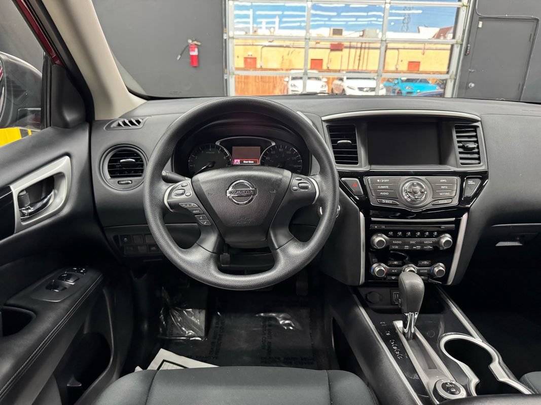 Used 2018 Nissan Pathfinder S AWD/4WD image 36