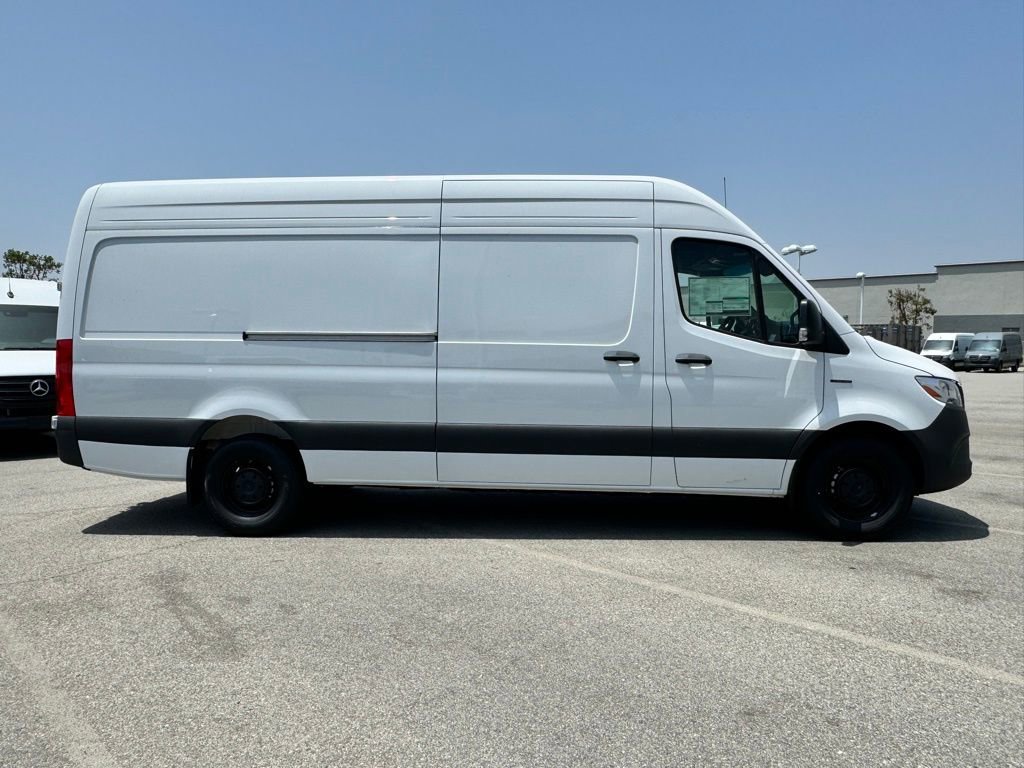Used 2024 Mercedes-Benz eSprinter 170 Cargo image 11