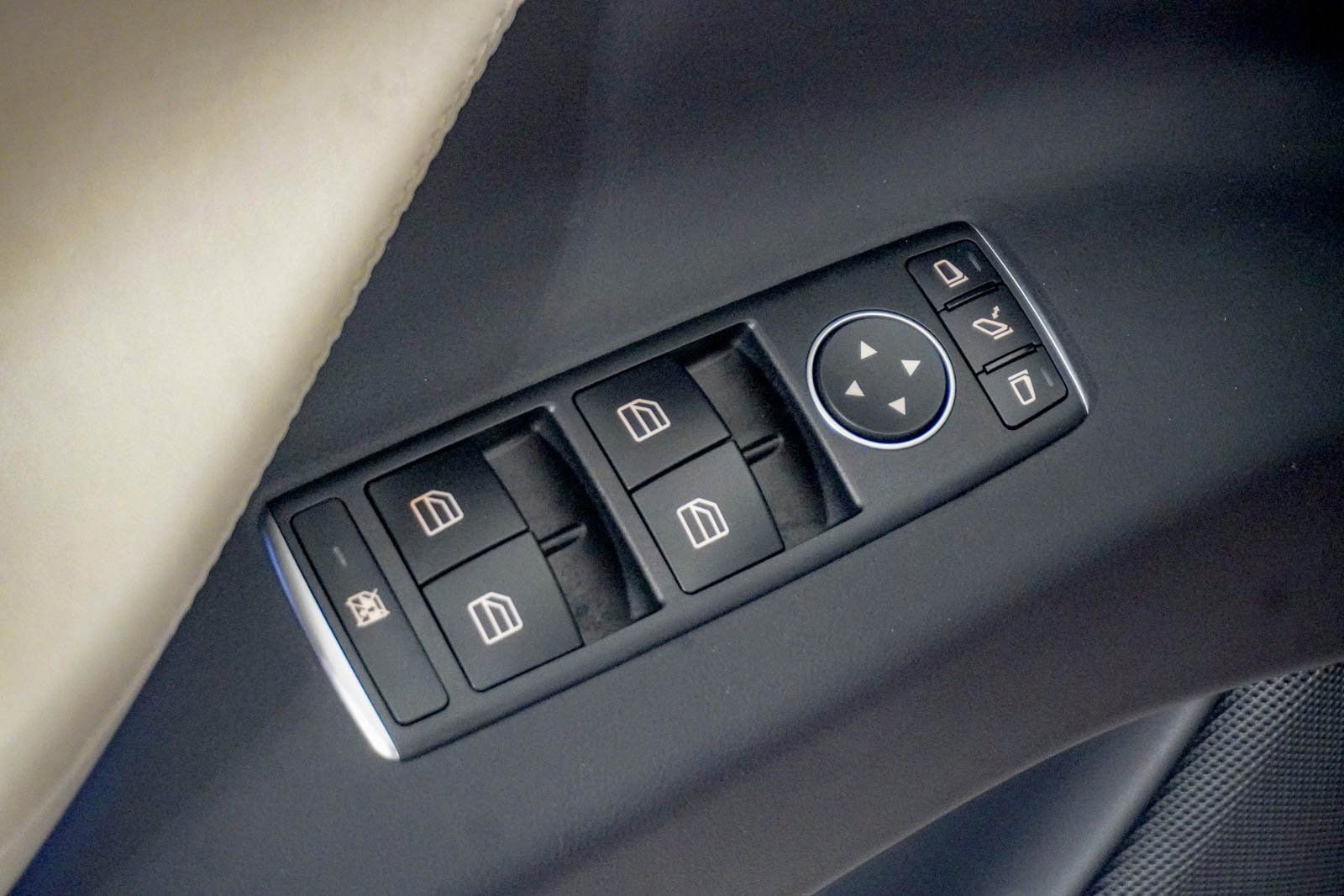 Used 2021 Tesla Model X Performance image 18