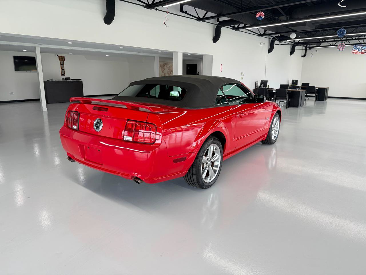 Used 2006 Ford Mustang GT RWD image 5
