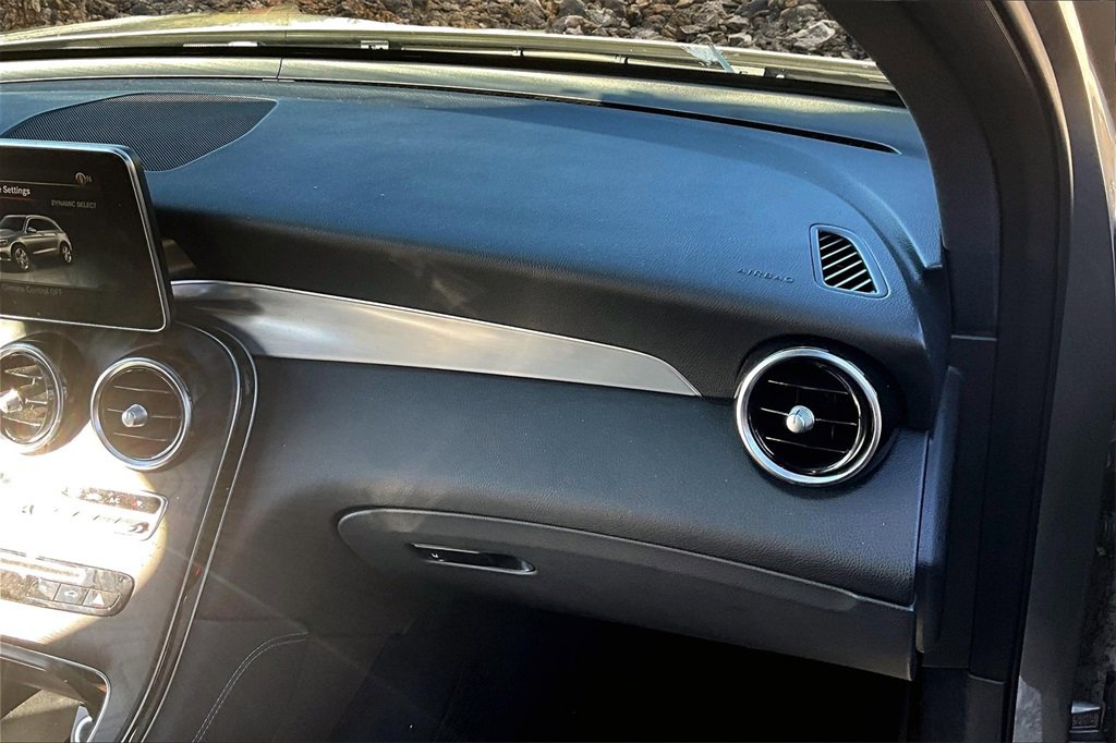 Used 2019 Mercedes-Benz GLC 300 4MATIC w/ Multimedia Package image 15