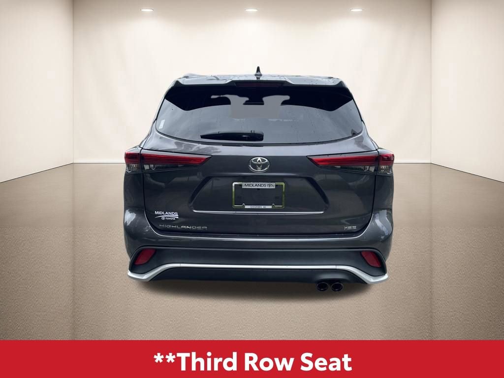 Used 2022 Toyota Highlander XSE FWD image 5