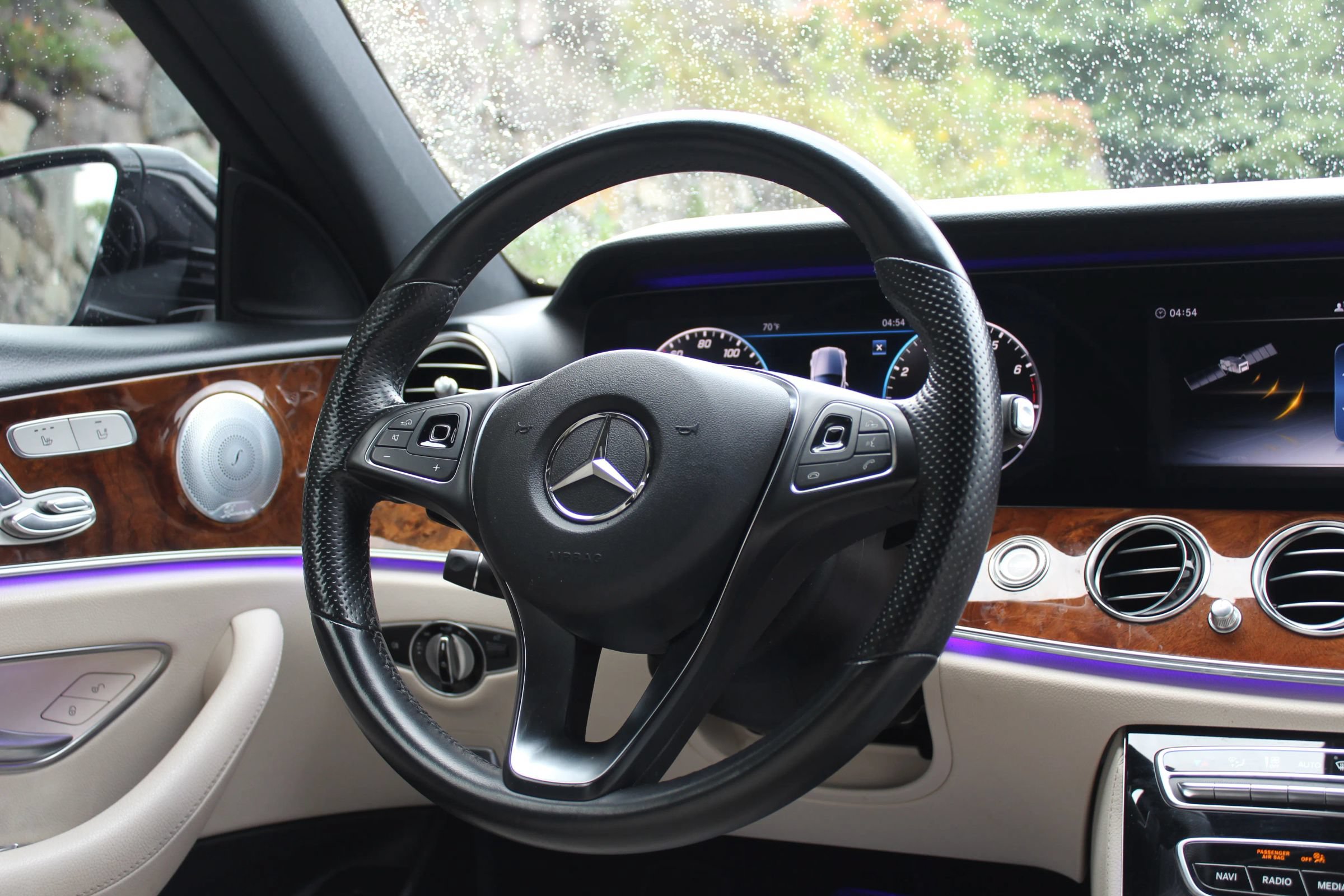 Used 2018 Mercedes-Benz E 400 4MATIC Sedan image 21