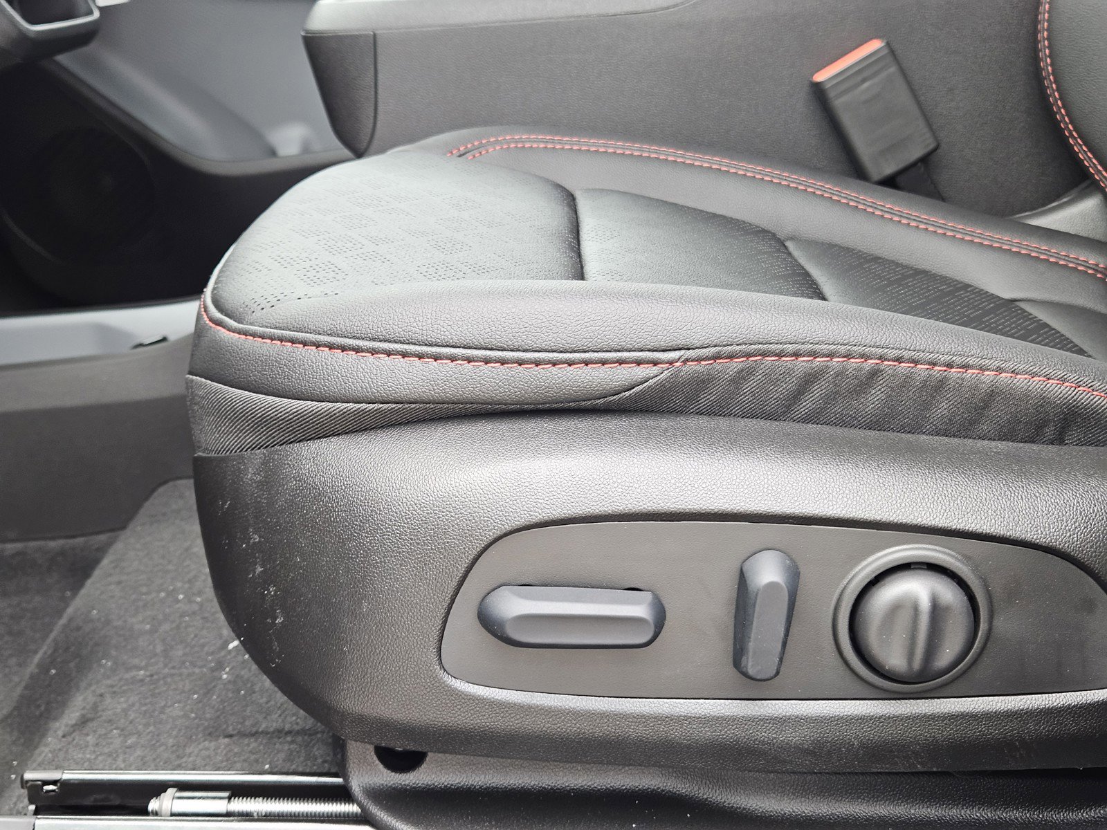 New 2027 Chevrolet Bolt RS w/ Technology Package image 16