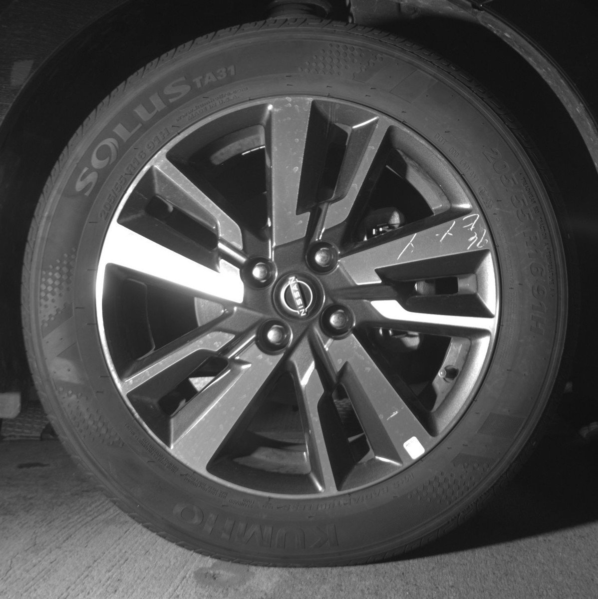 Used 2025 Nissan Versa SV image 13