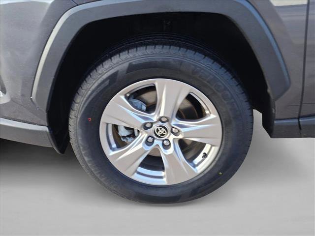 Used 2022 Toyota RAV4 XLE FWD image 22