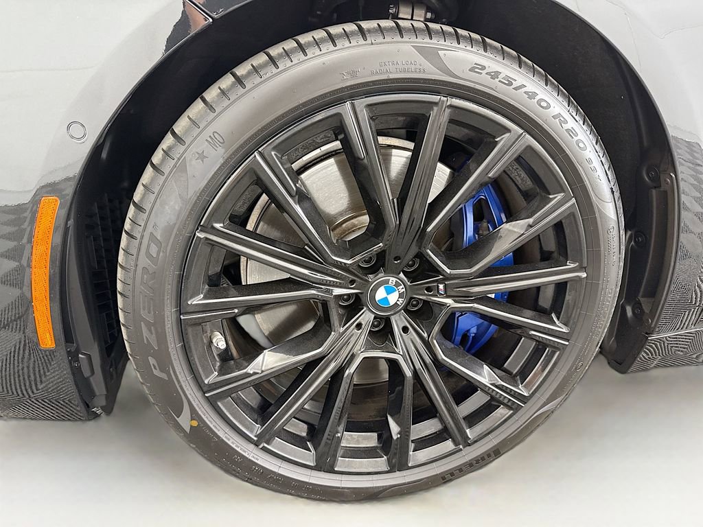 Used 2022 BMW 750i xDrive w/ Executive Package image 29
