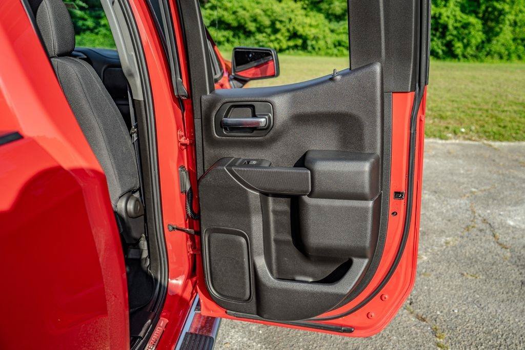 Used 2019 Chevrolet Silverado 1500 Custom w/ Custom Value Package AWD/4WD image 21