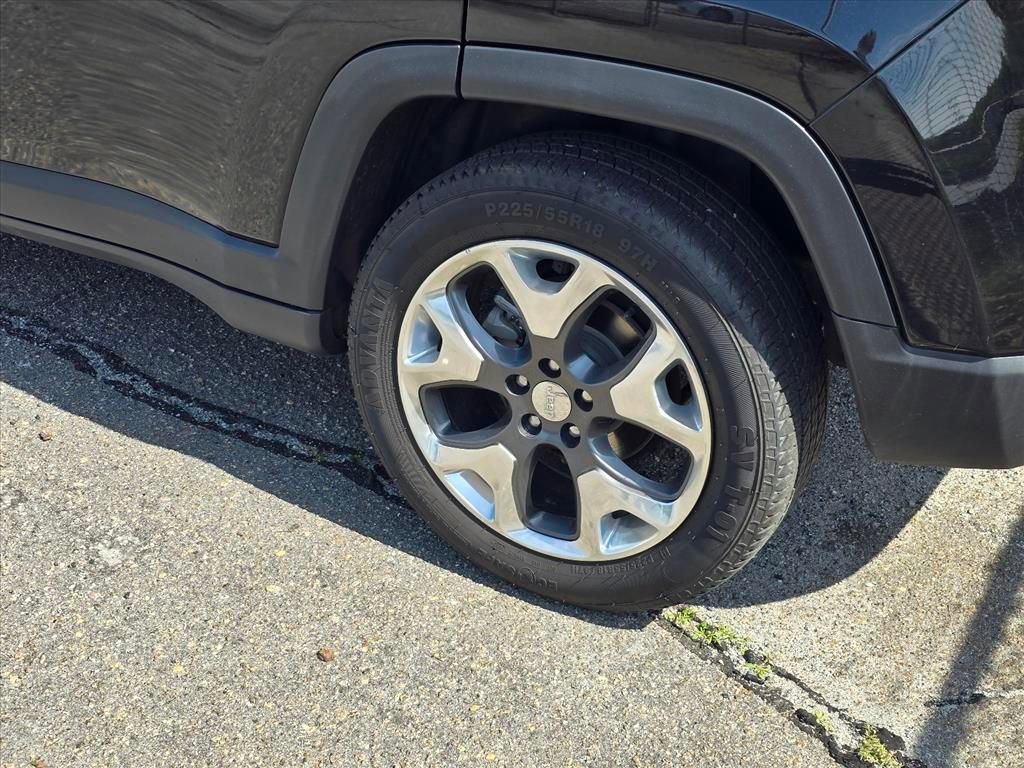 Used 2018 Jeep Compass Limited w/ Navigation Group AWD/4WD image 18