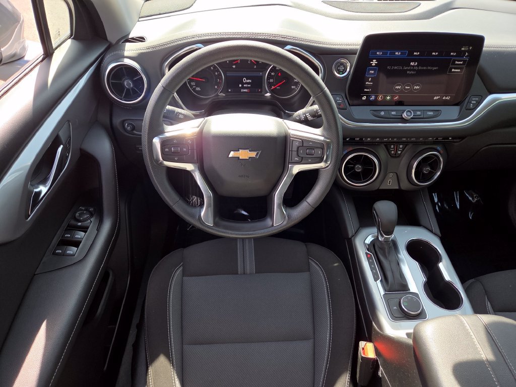 Used 2025 Chevrolet Blazer LT AWD/4WD image 22