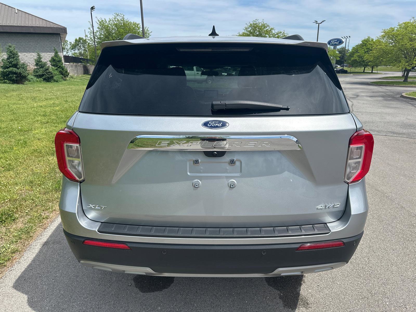 Certified 2023 Ford Explorer XLT w/ Equipment Group 202A AWD/4WD image 11