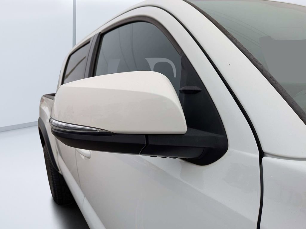 Used 2018 Toyota Tacoma TRD Off-Road image 11