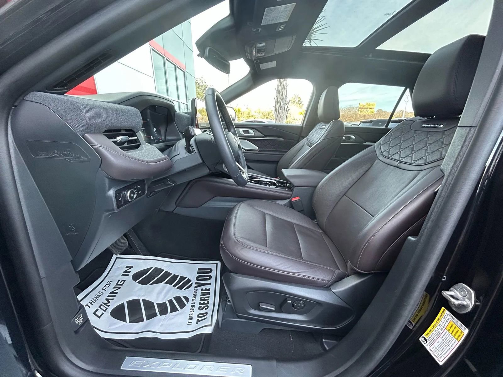 Used 2025 Ford Explorer Platinum w/ LUX Leather Package image 10