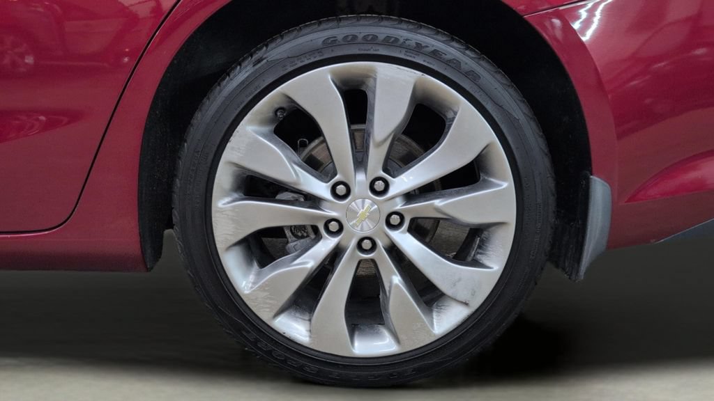 Used 2018 Chevrolet Malibu Premier w/ Premier Sun and Wheel Package FWD image 30