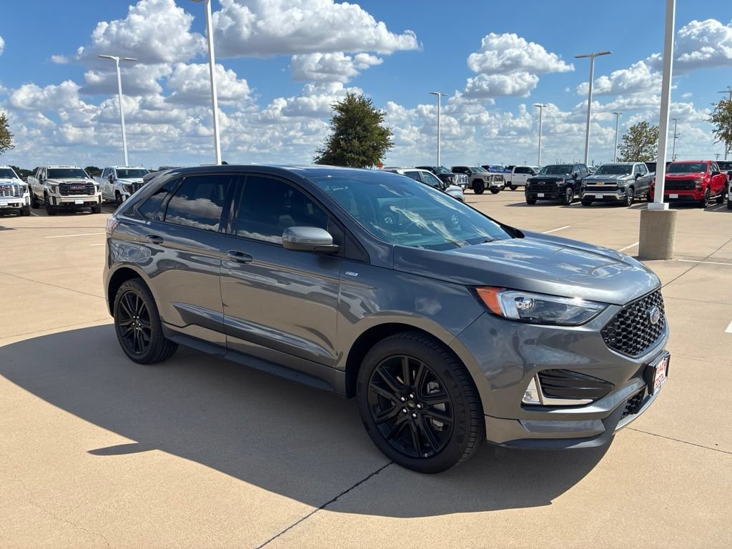 Used 2022 Ford Edge ST-Line w/ Class II Trailer Tow Package AWD/4WD image 4