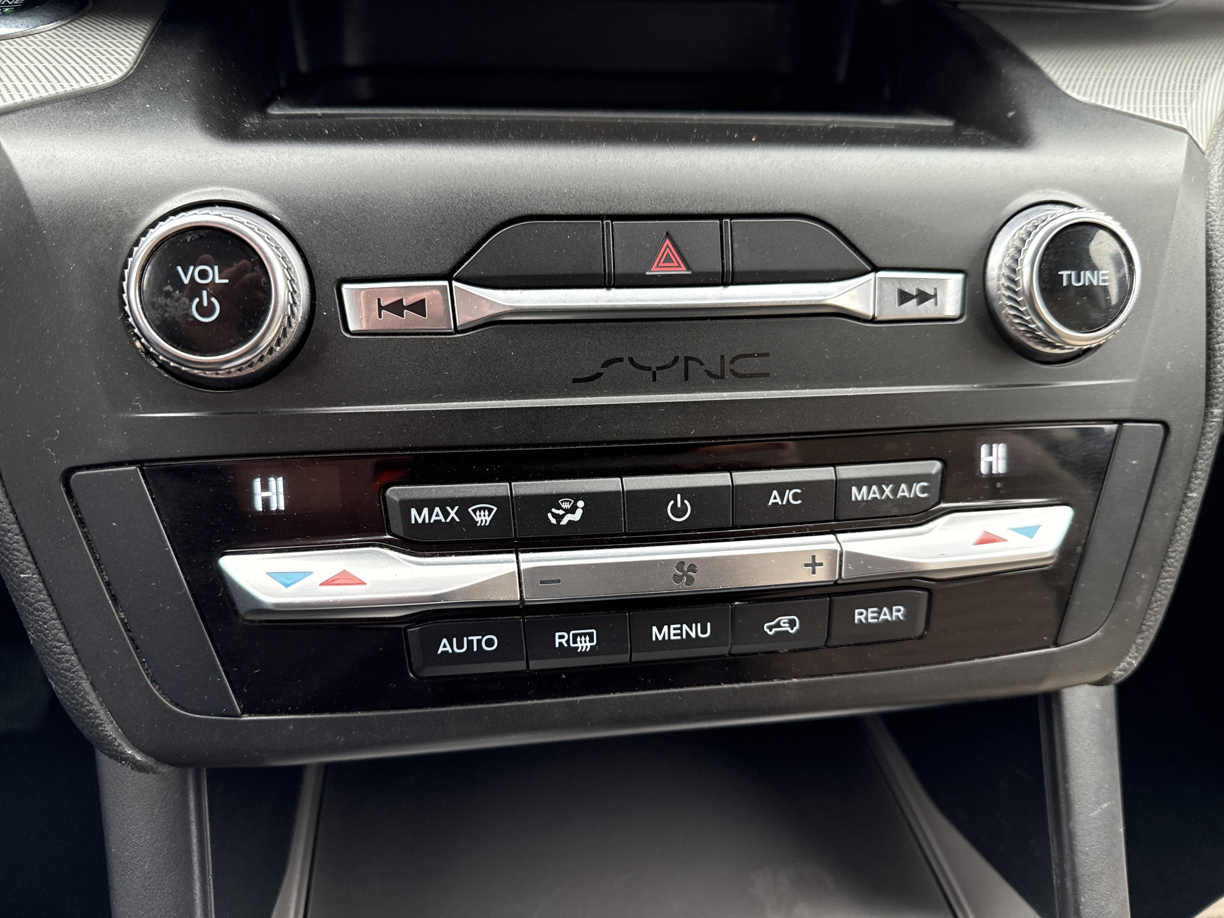 Used 2020 Ford Explorer XLT w/ Class III Trailer Tow Package image 26