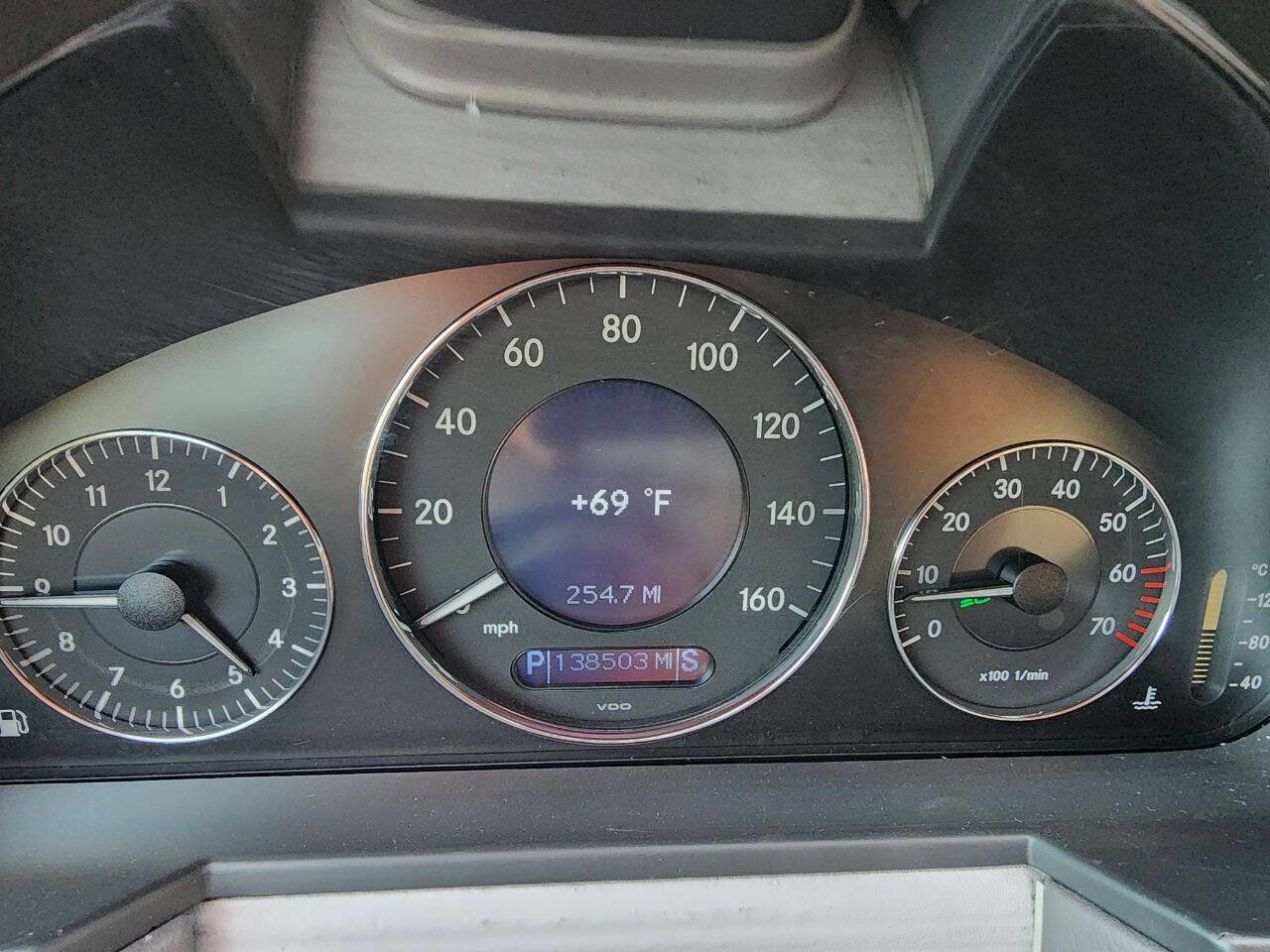 Used 2005 Mercedes-Benz E 320 Sedan image 40