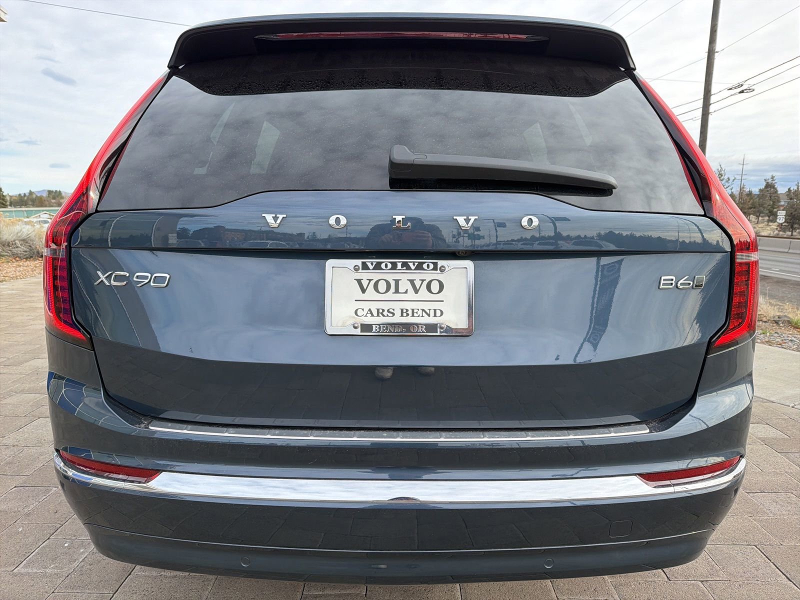 New 2026 Volvo XC90 B6 Core w/ Protection Package Premier image 4