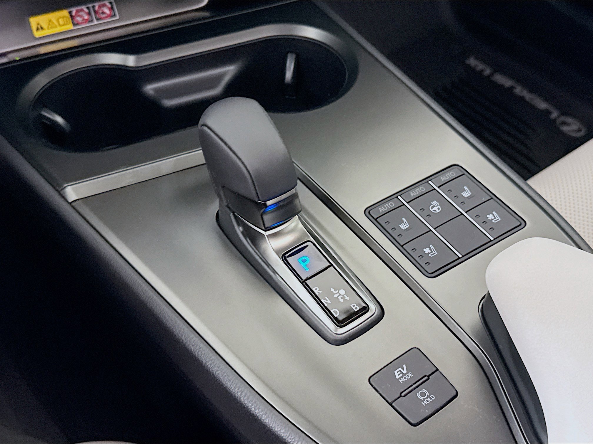 New 2026 Lexus UX 300h AWD w/ Accessory Package (2T) image 18