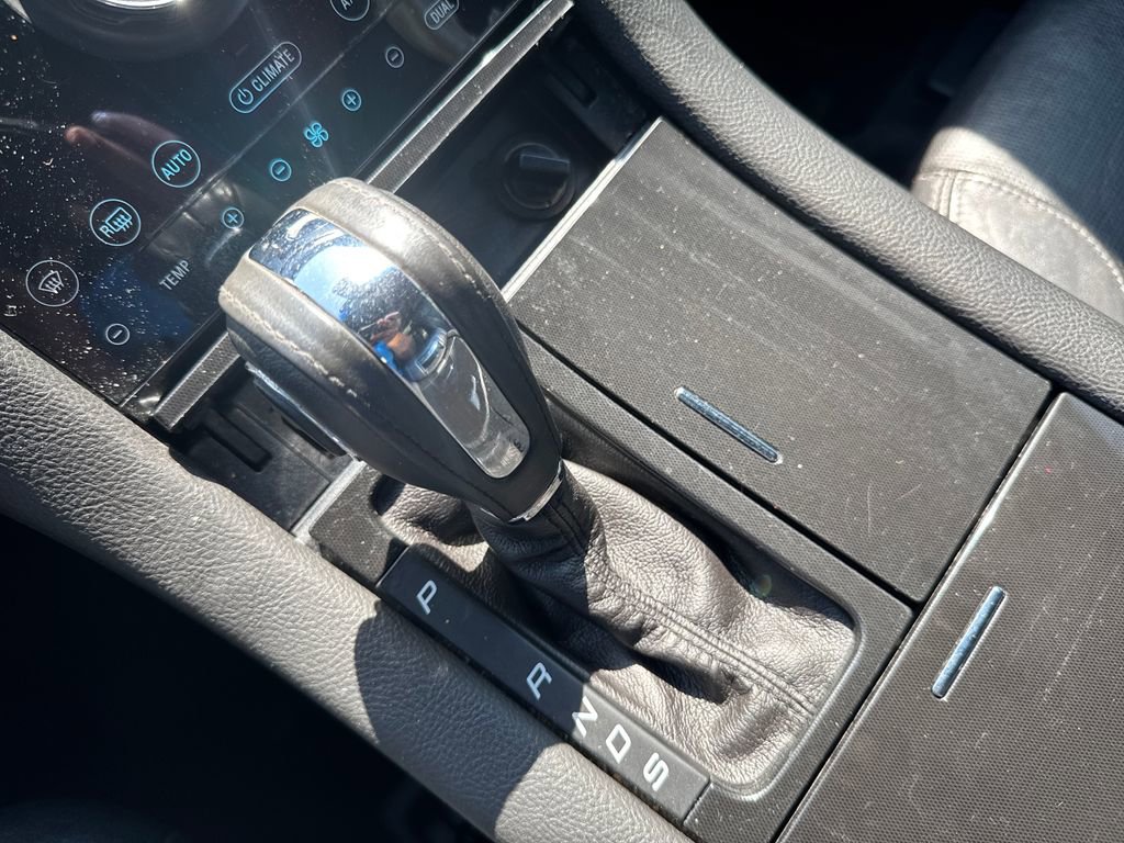 Used 2013 Ford Taurus Limited image 13