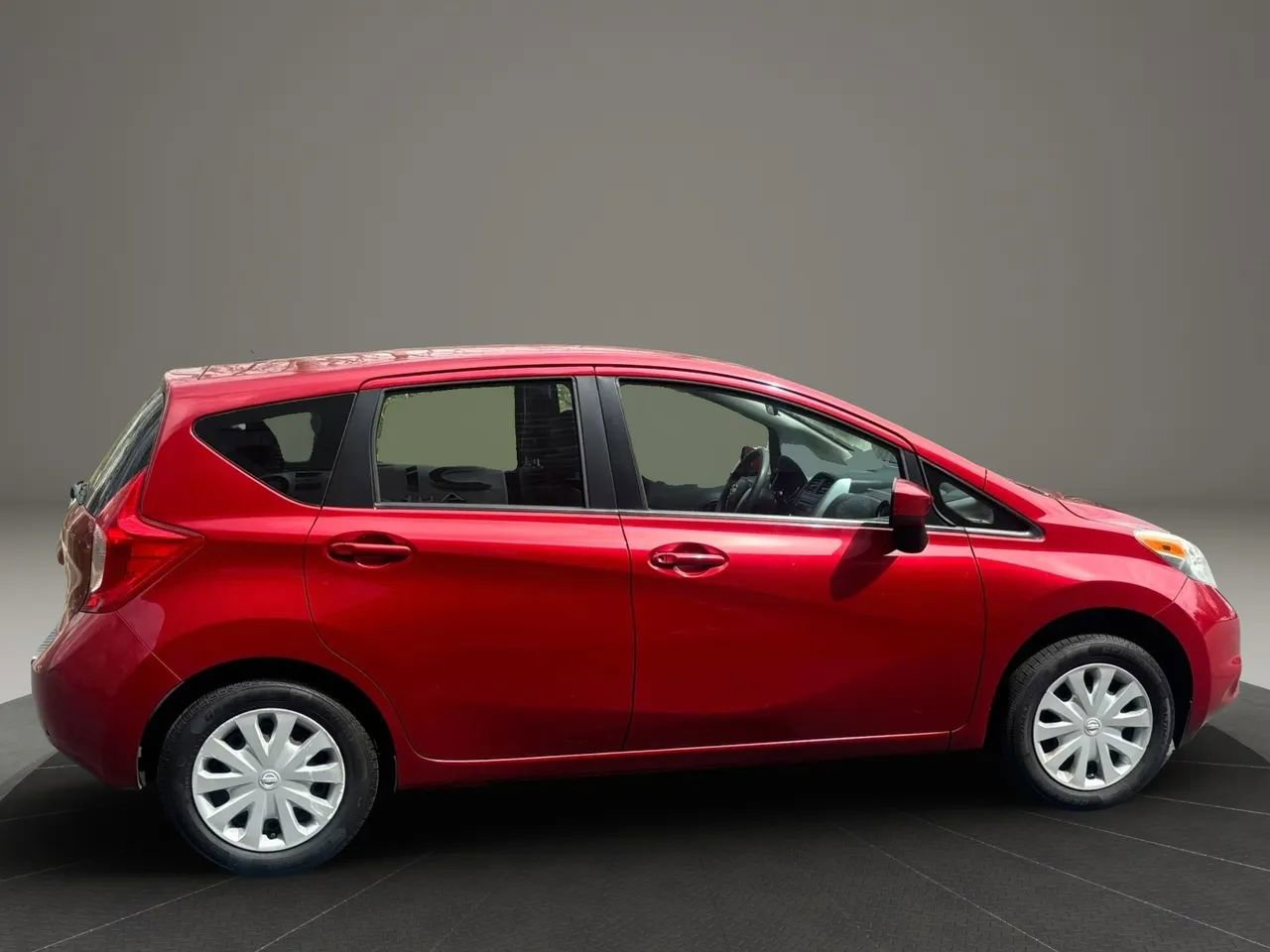 Used 2015 Nissan Versa Note S FWD image 4