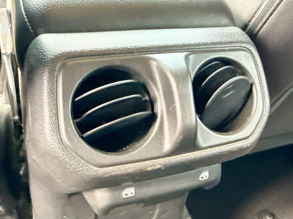 Used 2023 Jeep Wrangler Unlimited w/ Cold Weather Group AWD/4WD image 27