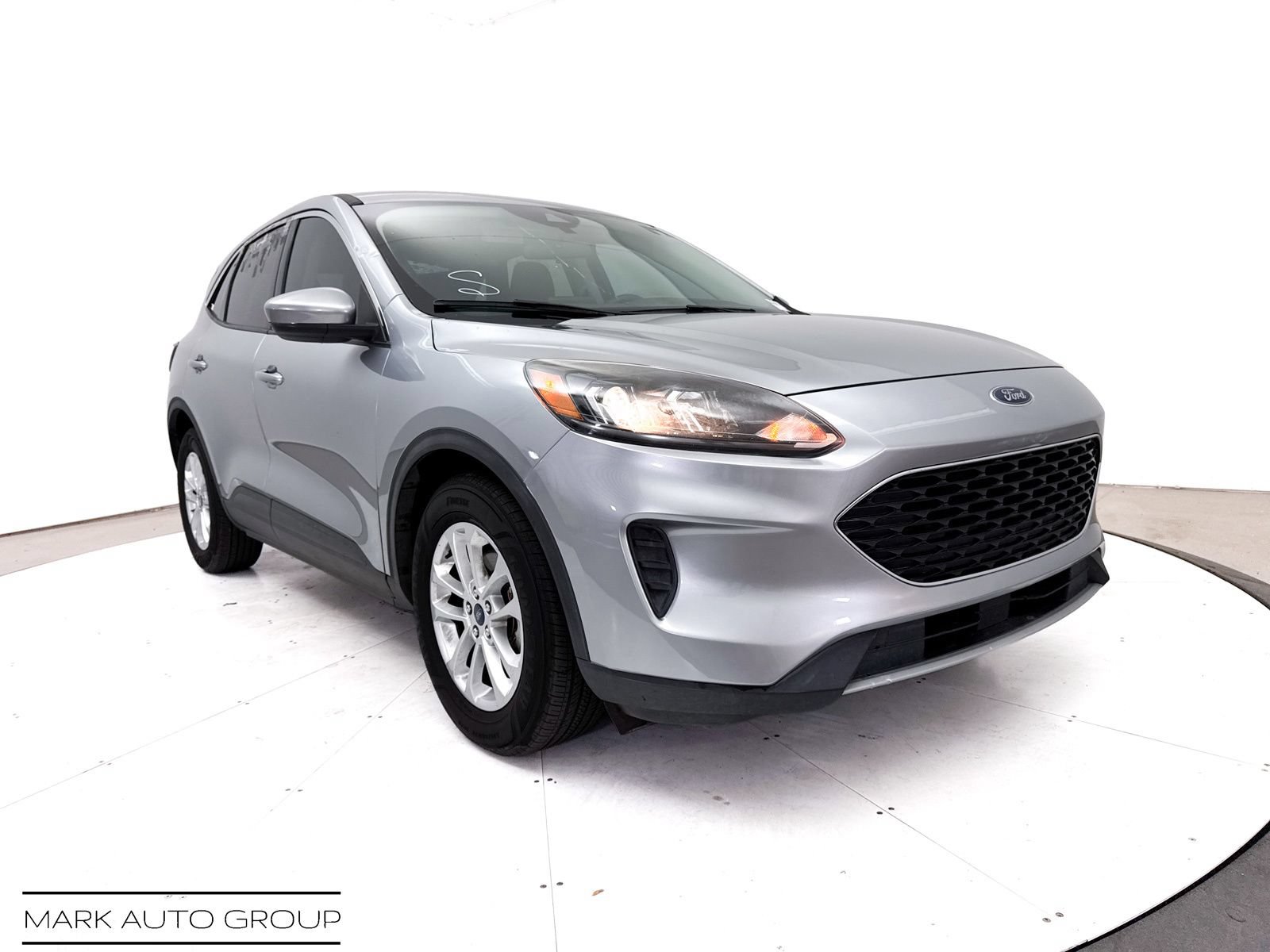 Used 2021 Ford Escape SE FWD image 1