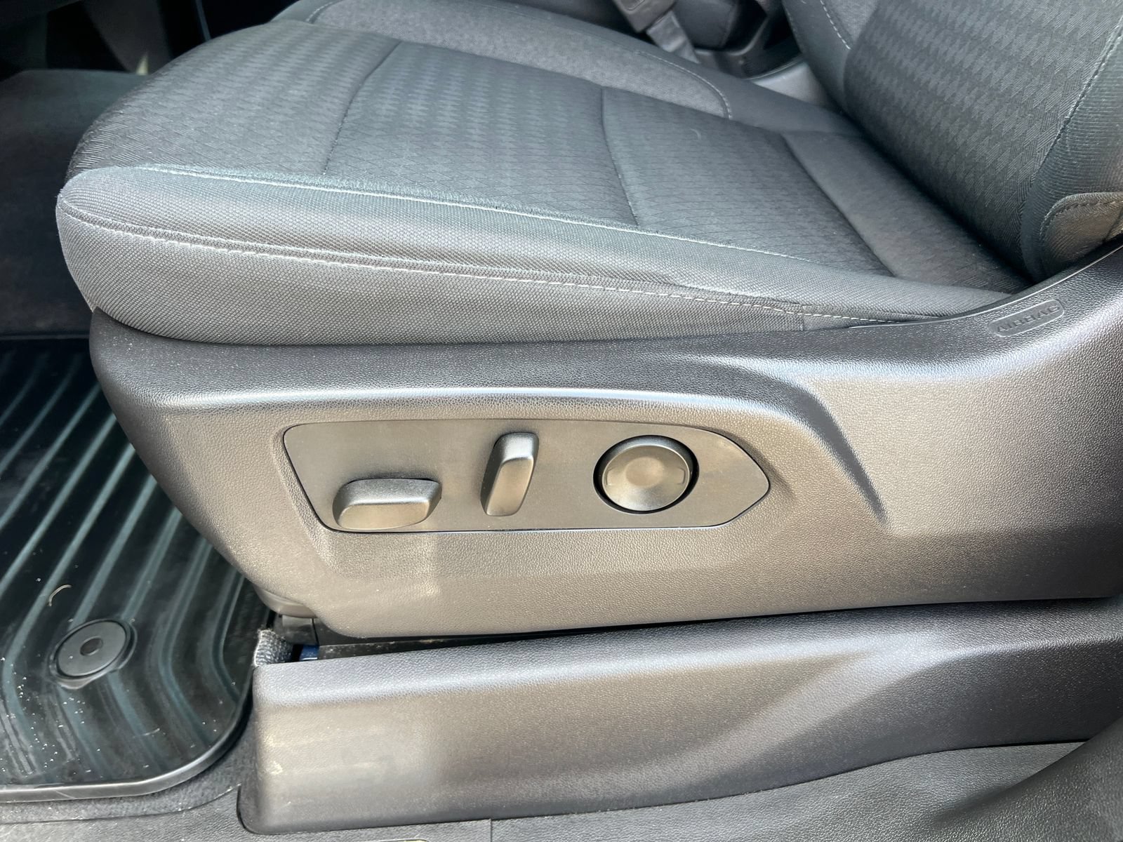 Certified 2024 Chevrolet Silverado 1500 LT AWD/4WD image 14