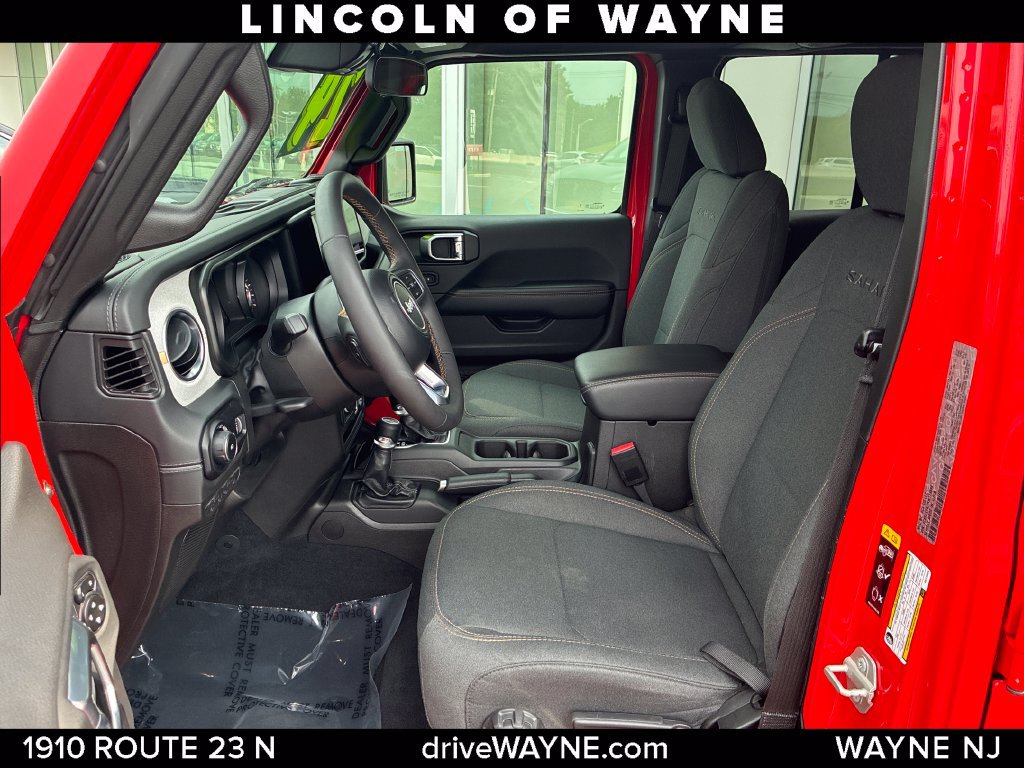 Used 2024 Jeep Wrangler Unlimited Sahara AWD/4WD image 11