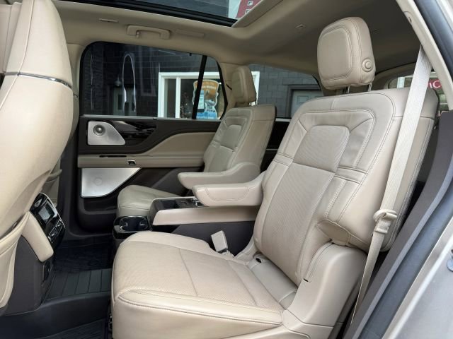 Used 2020 Lincoln Aviator Reserve w/ Equipment Group 202A image 20