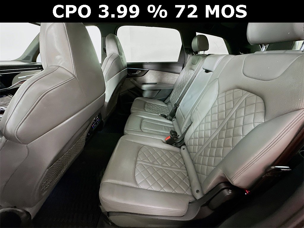 Used 2022 Audi SQ7 Premium Plus w/ SQ7 Executive Package image 4