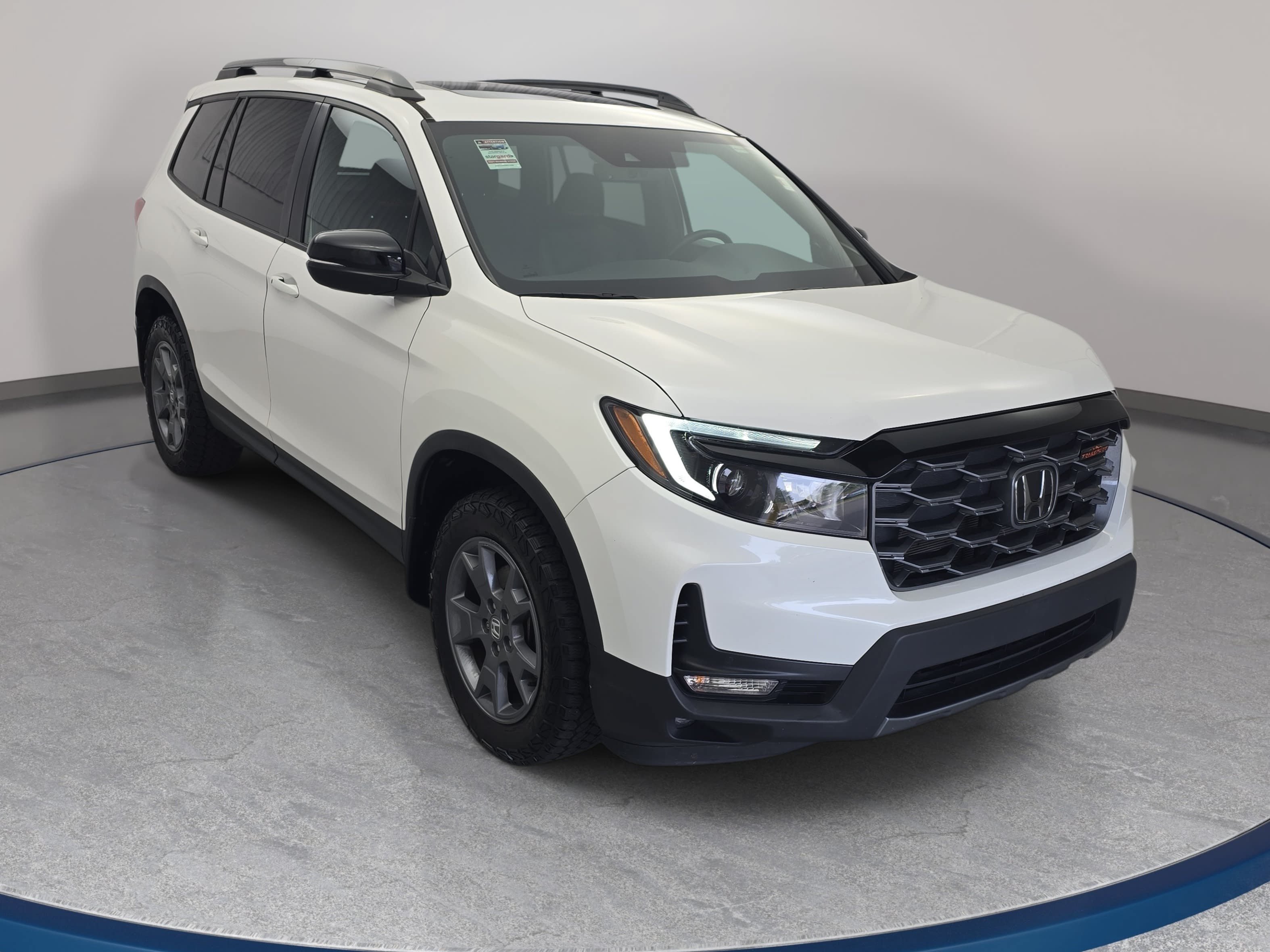 Used 2024 Honda Passport TrailSport image 3