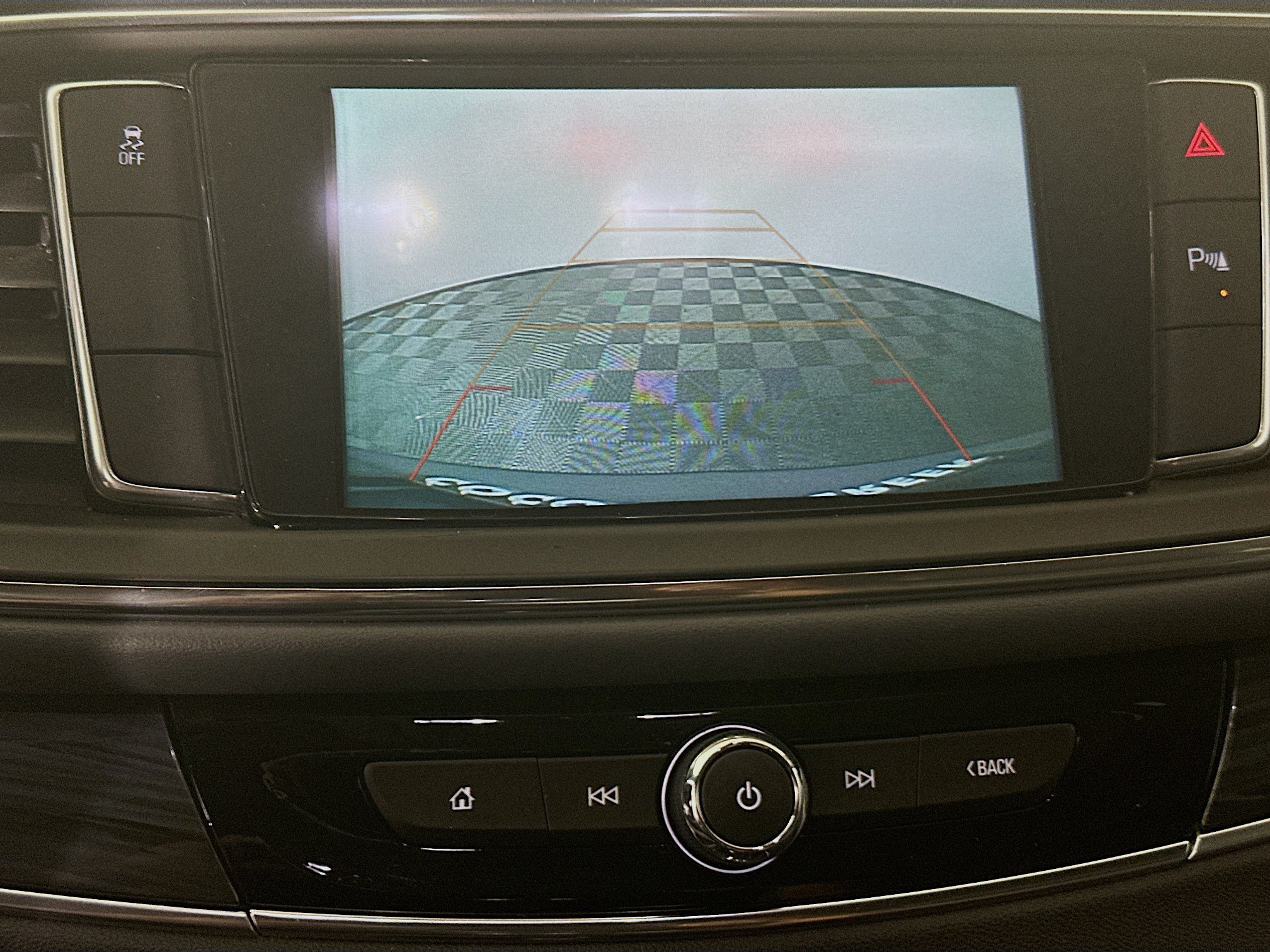 Used 2018 Buick Enclave Essence FWD image 25