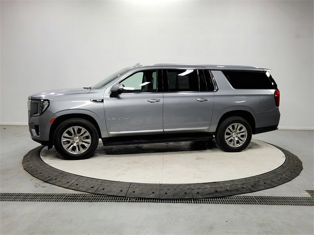Used 2023 GMC Yukon XL Denali image 4