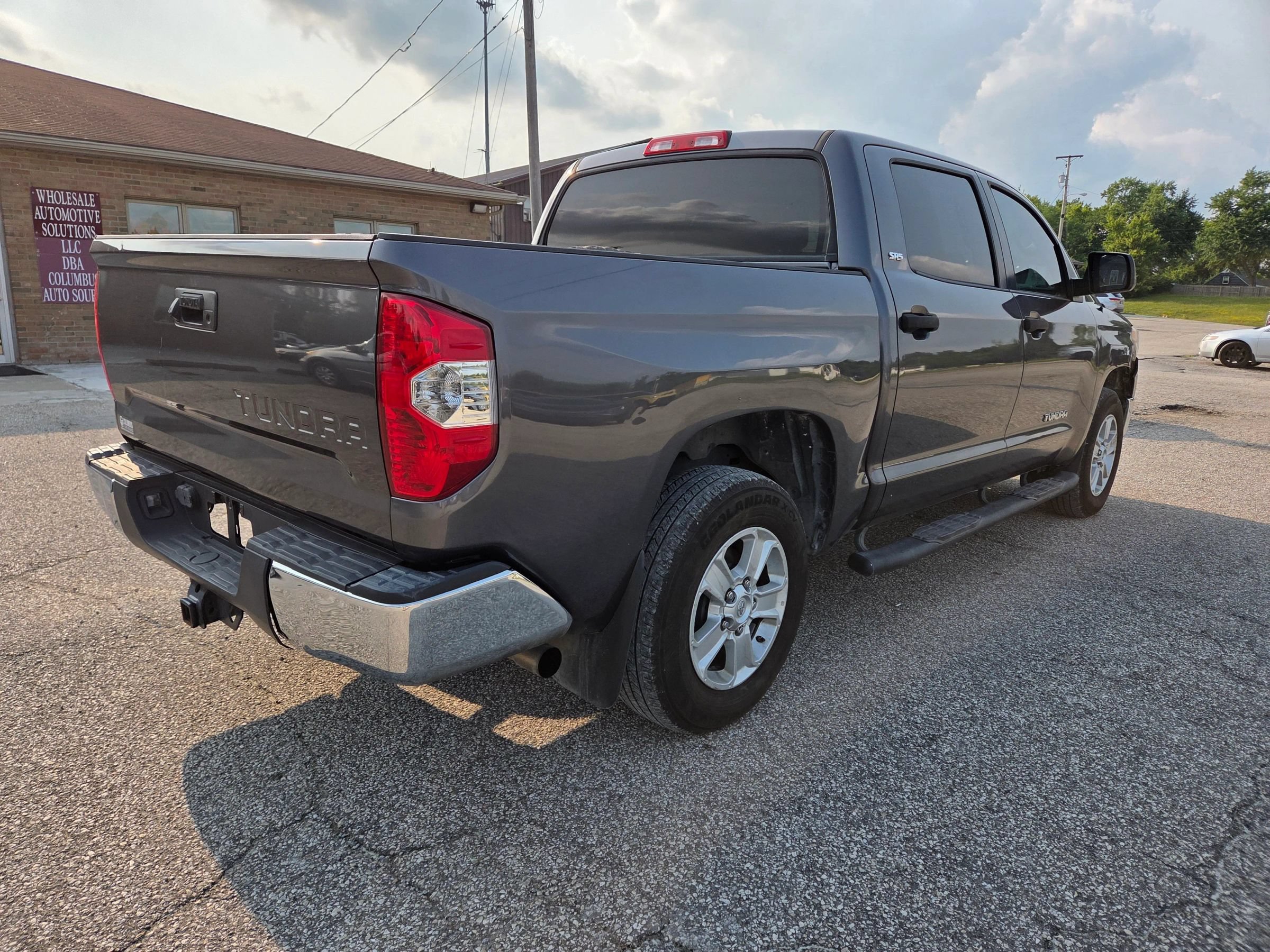 Used 2017 Toyota Tundra SR5 w/ SR5 Upgrade Package RWD image 5