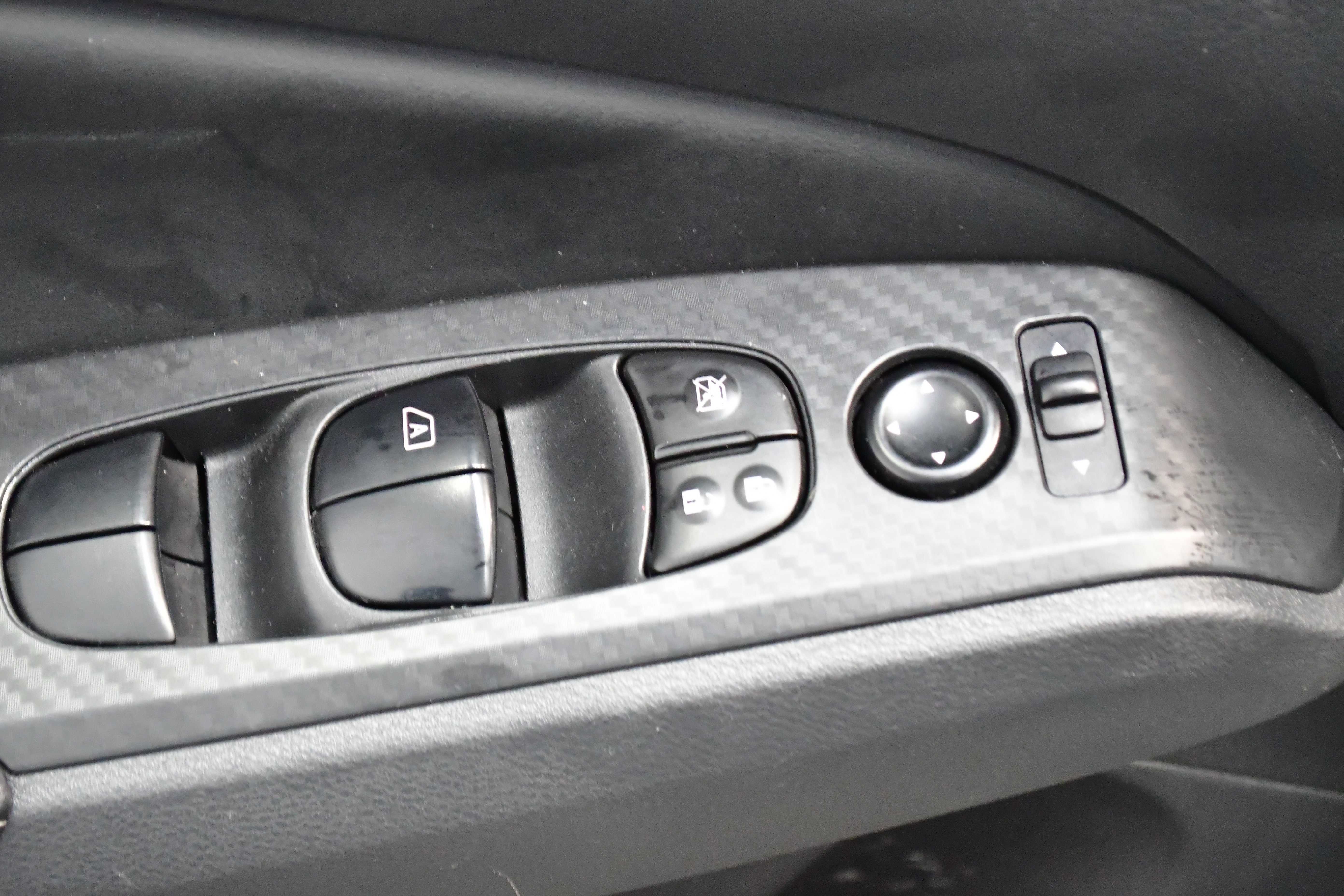 Used 2025 Nissan Altima 2.5 SV image 15