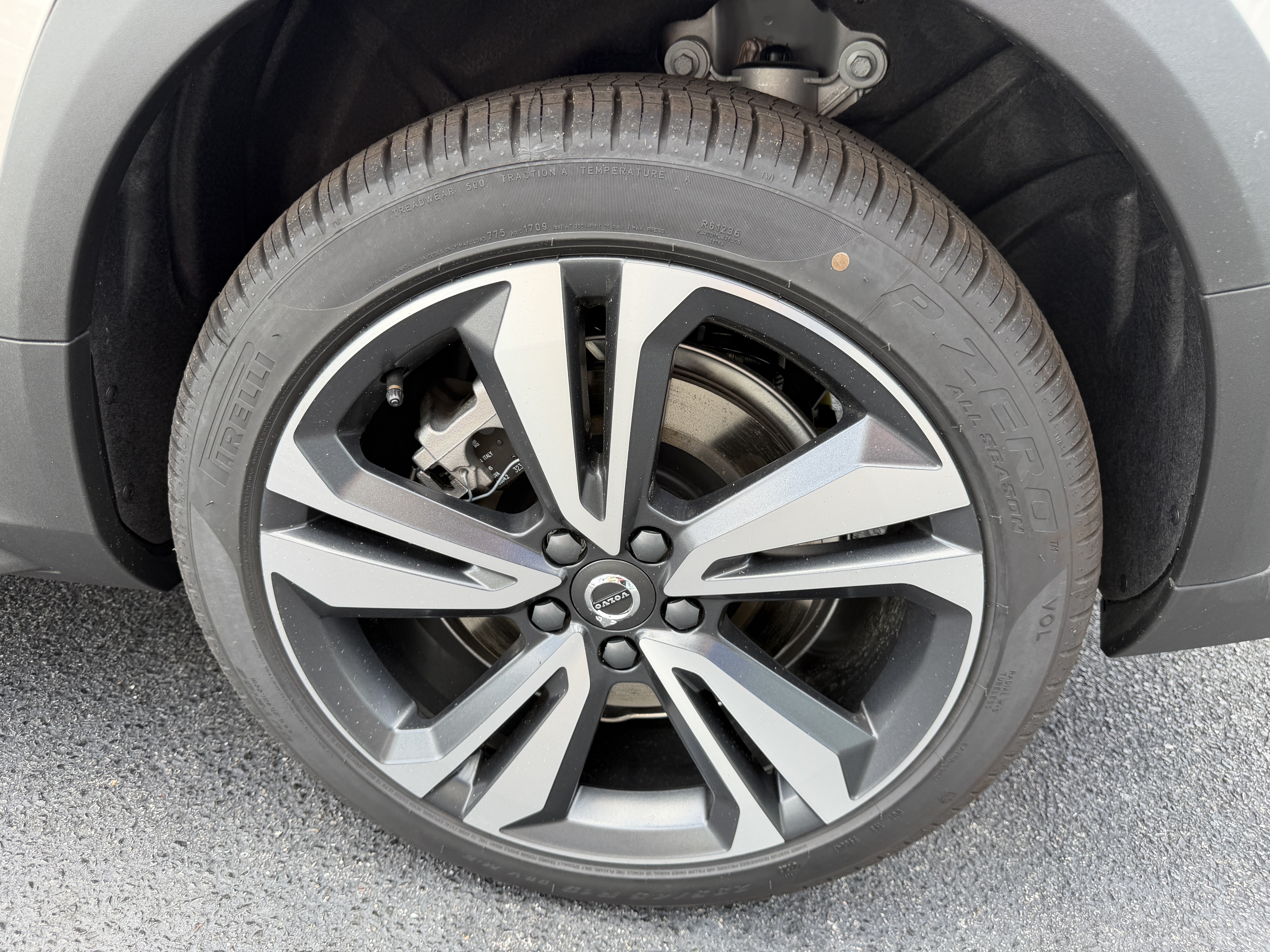 New 2026 Volvo V60 B5 Cross Country Plus w/ Protection Package Premier AWD/4WD image 32