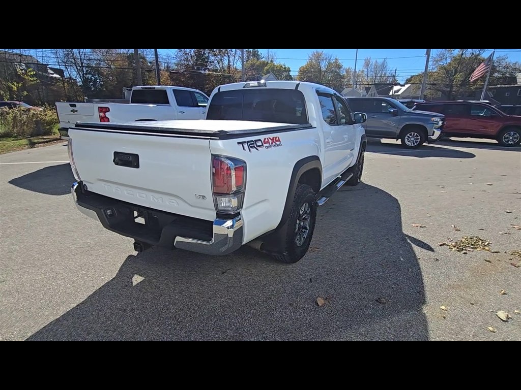 Used 2023 Toyota Tacoma TRD Off-Road AWD/4WD image 8