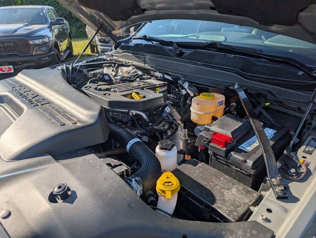 New 2026 RAM 2500 Laramie AWD/4WD image 34