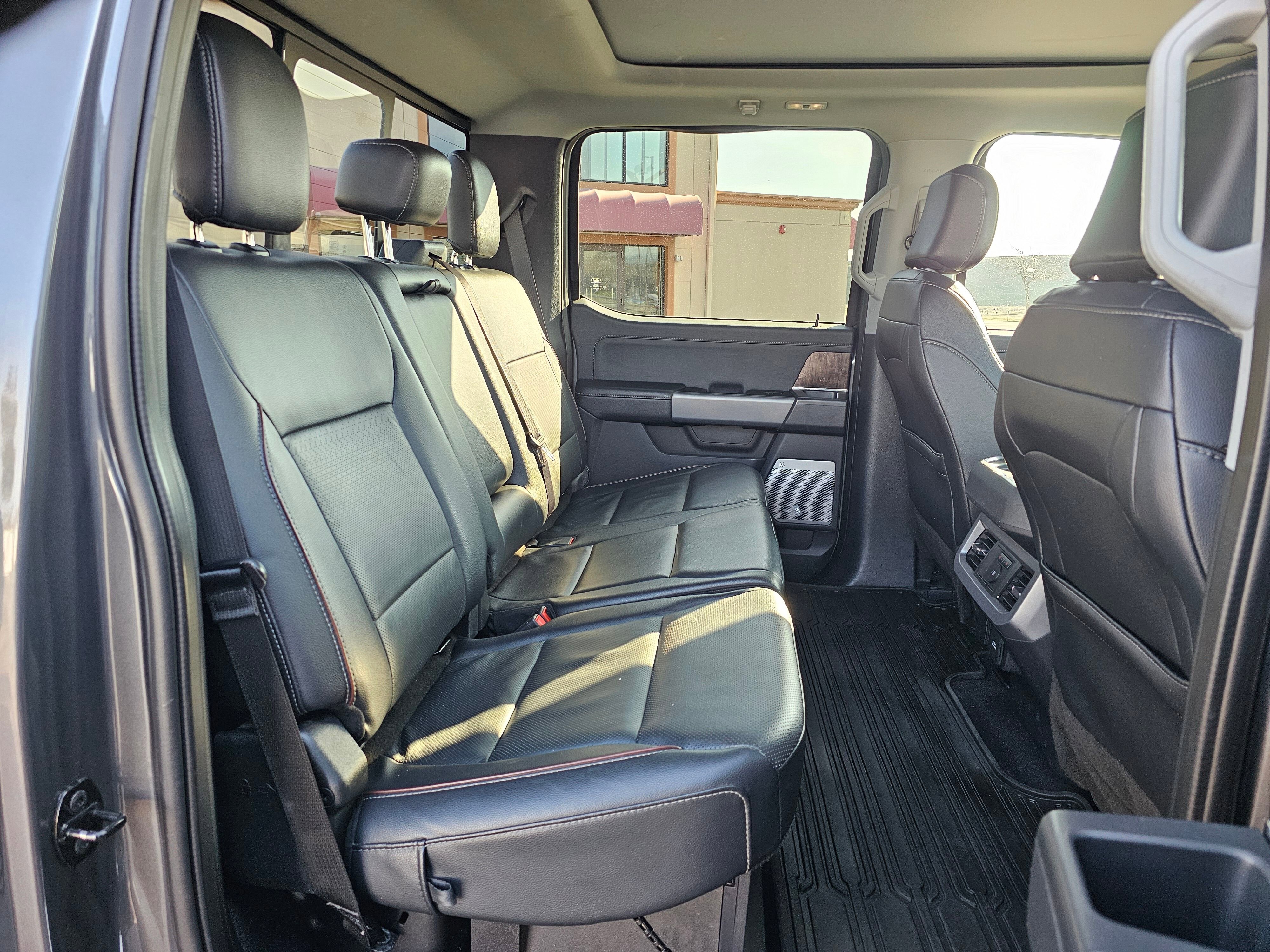 Used 2023 Ford F350 Lariat image 46