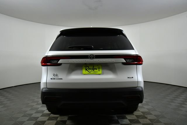 New 2026 Toyota Grand Highlander XLE image 12